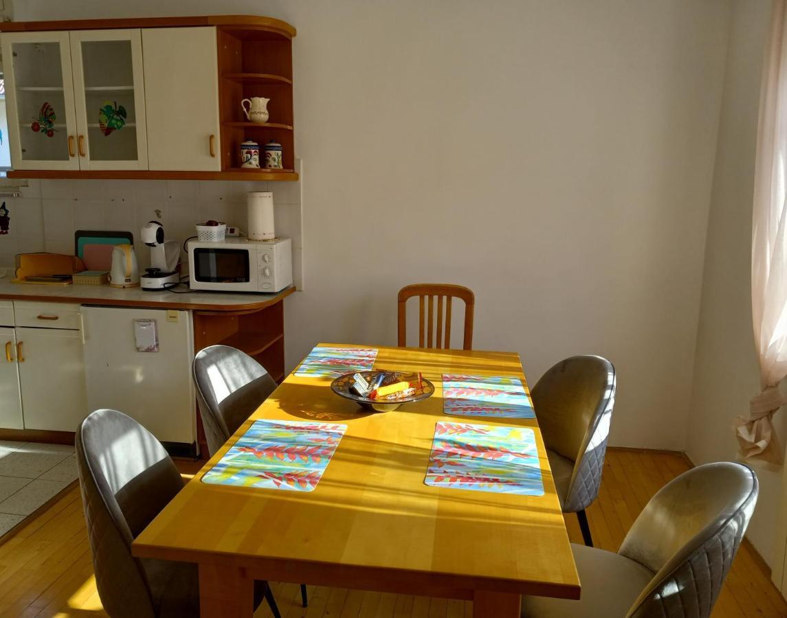 Lovely 2-Bedroom Appartment With Free Parking Dobrova Luaran gambar